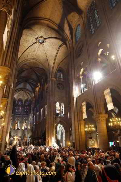 Nom de l'image : D1192101-1 — Description :  Toussaint 2004 - Messe avec les sans abri