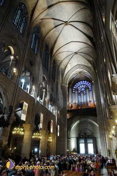 Nom de l'image : D1192126-1 — Description :  Toussaint 2004 - Messe avec les sans abri