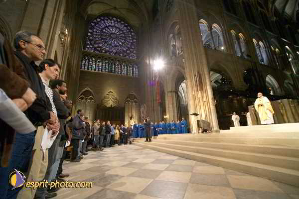 Nom de l'image : D119G892-1 — Description :  Toussaint 2004 - Messe avec les sans abri