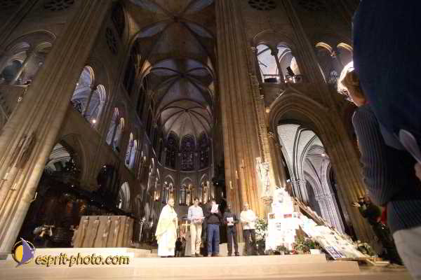 Nom de l'image : D119G915-1 — Description :  Toussaint 2004 - Messe avec les sans abri