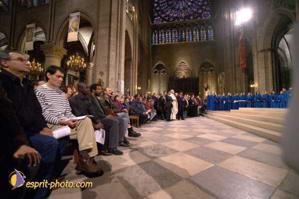 Nom de l'image : D119G957-1 — Description :  Toussaint 2004 - Messe avec les sans abri