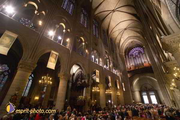 Nom de l'image : D119G966-1 — Description :  Toussaint 2004 - Messe avec les sans abri