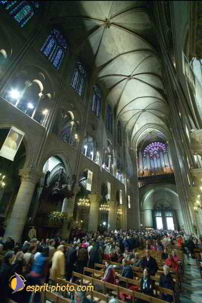 Nom de l'image : D119G969-1 — Description :  Toussaint 2004 - Messe avec les sans abri