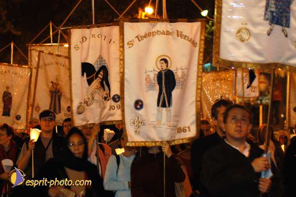 Nom de l'image : D1187135-1 — Description :  Paris - Toussaint 2004