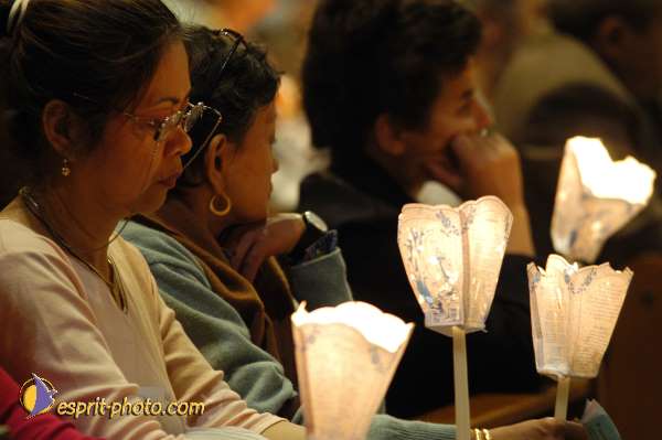 Nom de l'image : D1187525-1 — Description :  Paris - Toussaint 2004