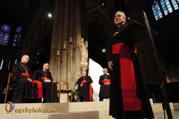 Nom de l'image : D1190762-1 — Description :  Paris - Toussaint 2004