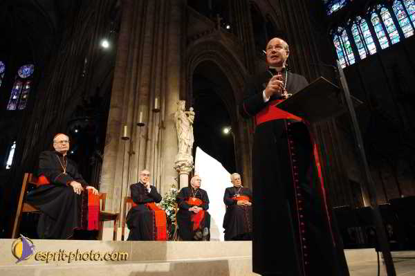 Nom de l'image : D1190857-1 — Description :  Paris - Toussaint 2004