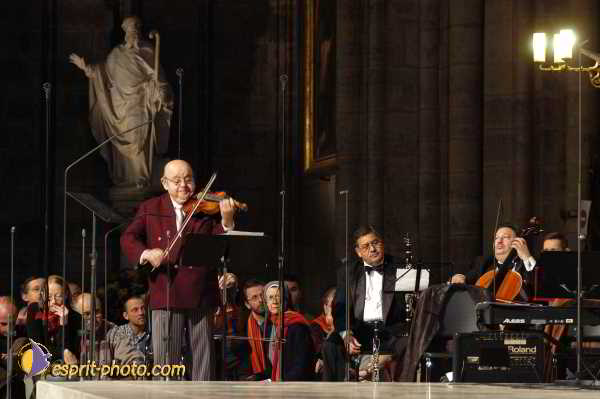 Nom de l'image : D1190894-1 — Description :  Paris - Toussaint 2004