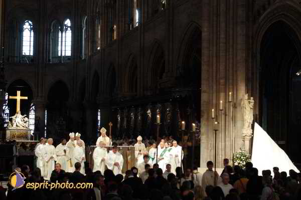 Nom de l'image : D1191076-1 — Description :  Paris - Toussaint 2004