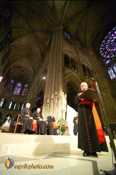 Nom de l'image : D1191G558-1 — Description :  Paris - Toussaint 2004