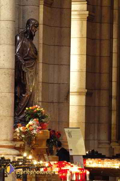 Nom de l'image : D1189019-1 — Description :  Paris - Toussaint 2004