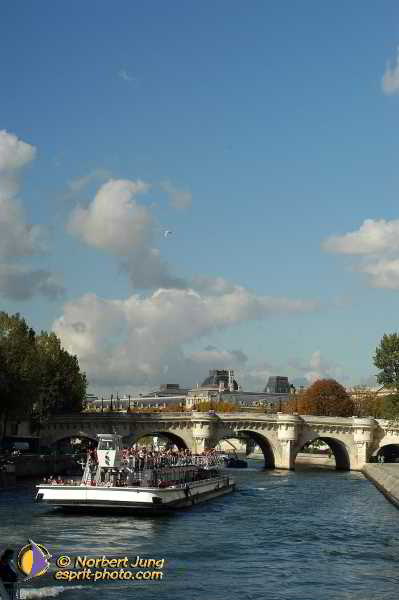 Nom de l'image : D1188435-1 — Description :  Paris - Toussaint 2004