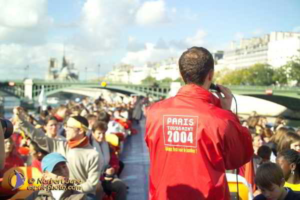 Nom de l'image : D1188G307-1 — Description :  Paris - Toussaint 2004