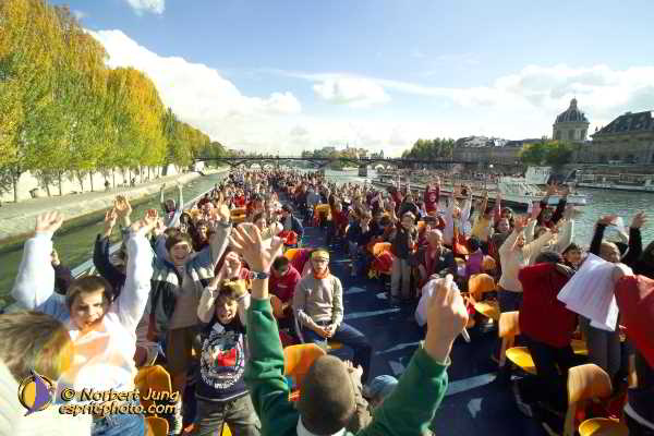 Nom de l'image : D1188G348-1 — Description :  Paris - Toussaint 2004