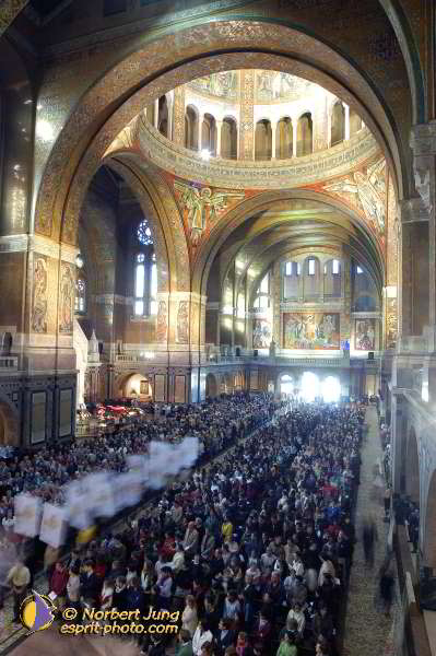 Nom de l'image : D1184486-1 — Description :  Synode 78 - Messe à la Basilique de Lisieux le 3 oct 2004