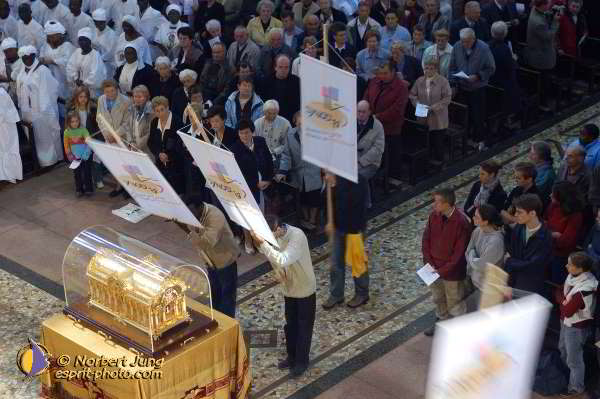 Nom de l'image : D1184489-1 — Description :  Synode 78 - Messe à la Basilique de Lisieux le 3 oct 2004