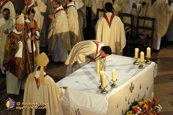 Nom de l'image : D1184509-1 — Description :  Synode 78 - Messe à la Basilique de Lisieux le 3 oct 2004