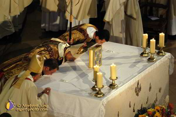 Nom de l'image : D1184511-1 — Description :  Synode 78 - Messe à la Basilique de Lisieux le 3 oct 2004