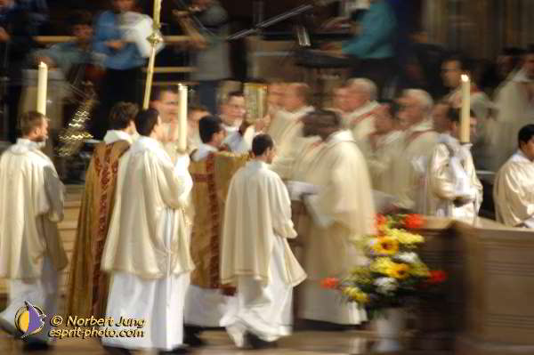 Nom de l'image : D1184547-1 — Description :  Synode 78 - Messe à la Basilique de Lisieux le 3 oct 2004