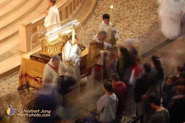 Nom de l'image : D1184634-1 — Description :  Synode 78 - Messe à la Basilique de Lisieux le 3 oct 2004