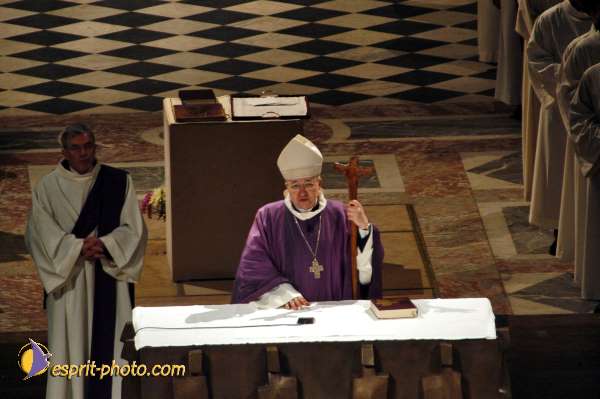 Nom de l'image : D1214103-1 — Description :  Monseigneur Vingt-Trois - Installation comme archévêque de Paris