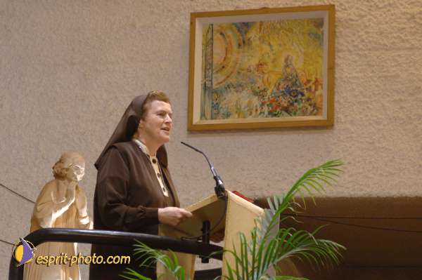 Nom de l'image : D2058578_1 — Description :  Sister Briege McKenna - Retraite de 950 prêtres à Ars