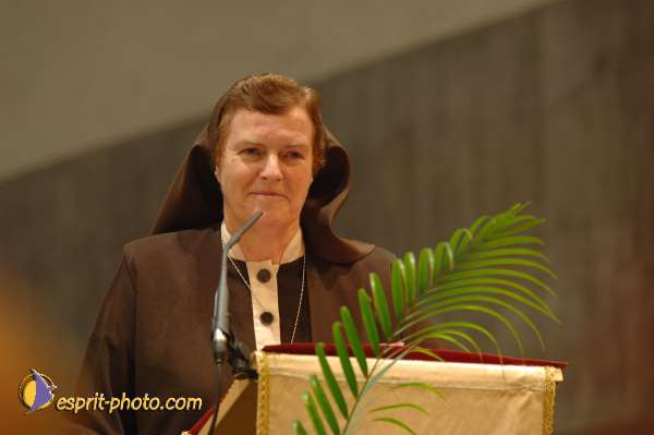 Nom de l'image : D2058602_1 — Description :  Sister Briege McKenna - Retraite de 950 prêtres à Ars