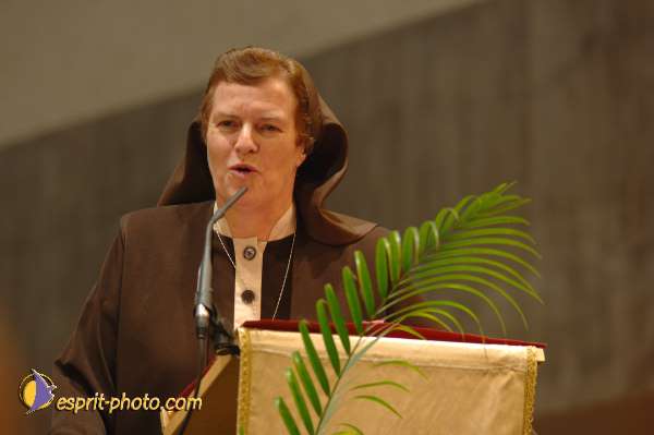 Nom de l'image : D2058611_1 — Description :  Sister Briege McKenna - Retraite de 950 prêtres à Ars