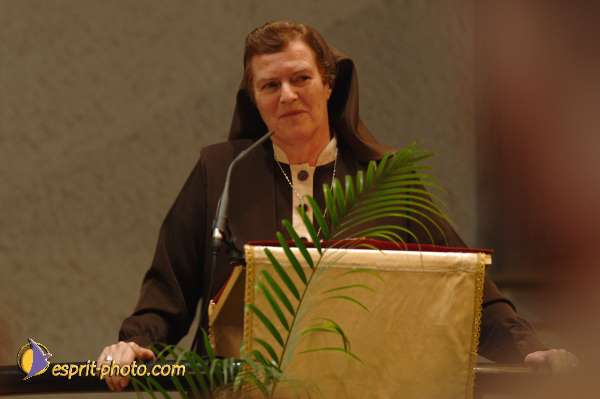 Nom de l'image : D2058658_1 — Description :  Sister Briege McKenna - Retraite de 950 prêtres à Ars