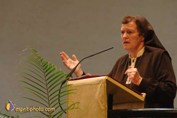 Nom de l'image : D2058712_1 — Description :  Sister Briege McKenna - Retraite de 950 prêtres à Ars