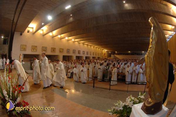 Nom de l'image : D2058948_1 — Description :  Sister Briege McKenna - Retraite de 950 prêtres à Ars