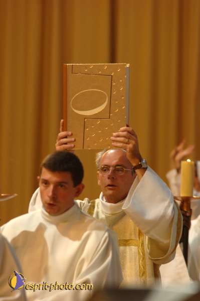 Nom de l'image : D2059015_1 — Description :  Sister Briege McKenna - Retraite de 950 prêtres à Ars