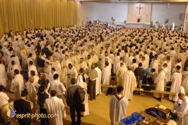 Nom de l'image : D2059181_1 — Description :  Sister Briege McKenna - Retraite de 950 prêtres à Ars