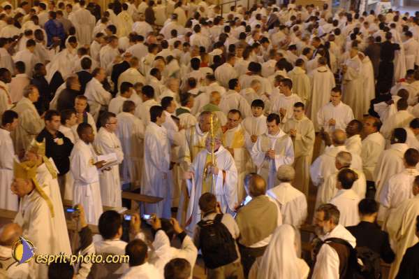 Nom de l'image : D2059200_1 — Description :  Sister Briege McKenna - Retraite de 950 prêtres à Ars