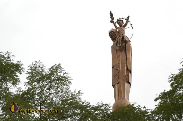 Nom de l'image : EG-300-6239 — Description :  Notre Dame de France