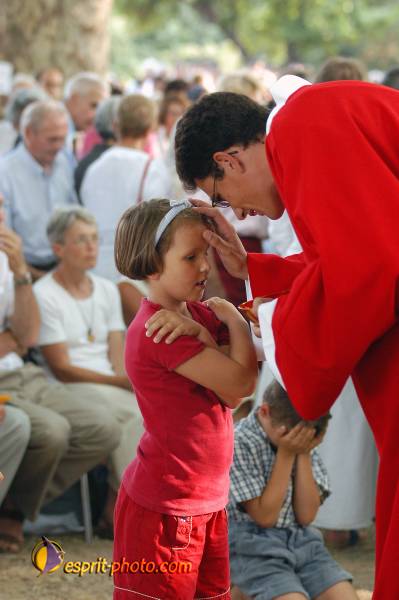 Nom de l'image : D1052476-01 — Description :  La Castille - Cté EUCHARISTEIN - Engagements communautaire de fr