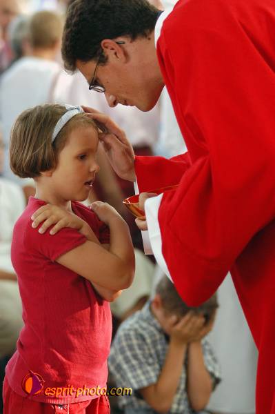 Nom de l'image : D1052477-01 — Description :  La Castille - Cté EUCHARISTEIN - Engagements communautaire de fr