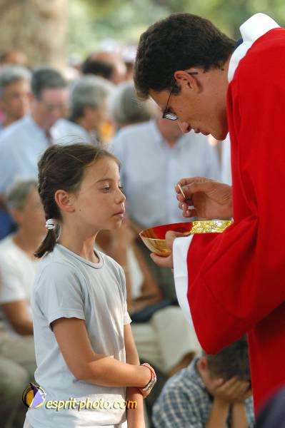 Nom de l'image : D1052478-01 — Description :  La Castille - Cté EUCHARISTEIN - Engagements communautaire de fr