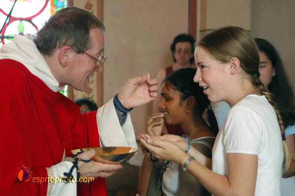 Nom de l'image : D1052933-01 — Description :  La Castille - Cté EUCHARISTEIN - Engagements communautaire de fr
