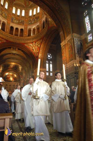 Nom de l'image : D1184681-1 — Description :  Synode 78 - Messe à la Basilique de Lisieux le 3 oct 2004