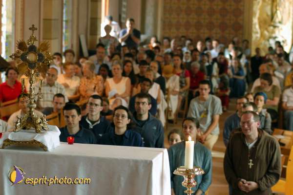Nom de l'image : D1051533 — Description :  La Castille - Cté EUCHARISTEIN - Engagements communautaire de fr