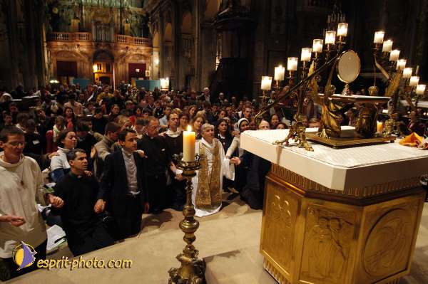 Nom de l'image : D1189827-1 — Description :  Paris - Toussaint 2004