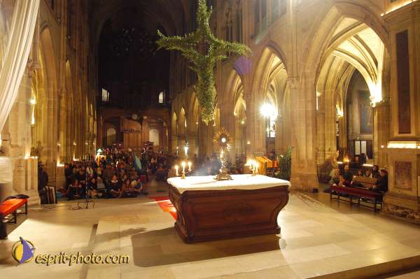 Nom de l'image : D1190579-1 — Description :  Paris - Toussaint 2004