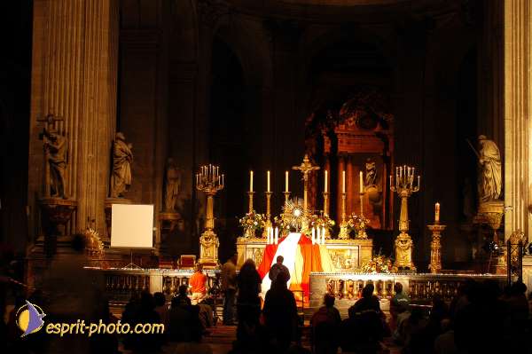 Nom de l'image : D1191673-1 — Description :  Paris - Toussaint 2004
