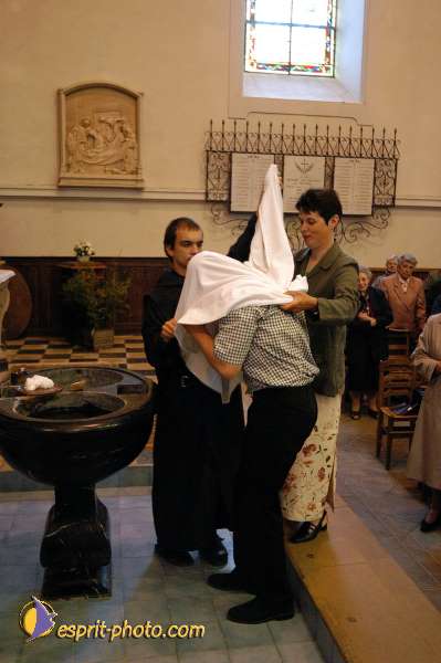 Nom de l'image : D1037287 — Description :  Cté St JEAN - Reportage livre "Masque de loup - coeur d'agneau"