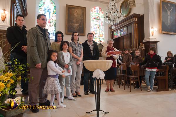 Nom de l'image : D30099471a — Description :  Baptême d'enfant à l'église de la Ferté Vidame (28300)