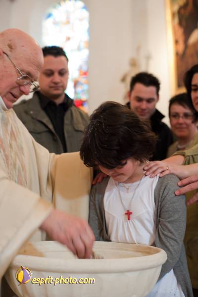 Nom de l'image : D30099479a — Description :  Baptême d'enfant à l'église de la Ferté Vidame (28300)