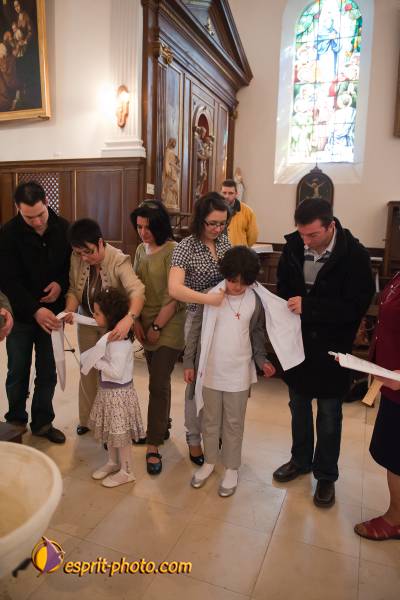 Nom de l'image : D30099504a — Description :  Baptême d'enfant à l'église de la Ferté Vidame (28300)