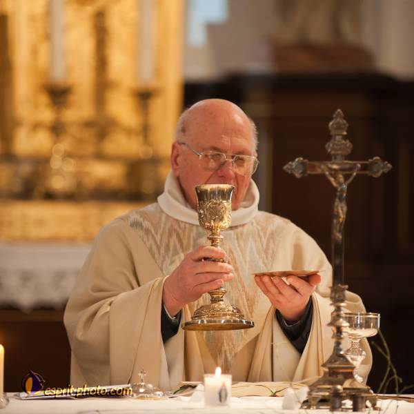 Nom de l'image : D30099532a — Description :  Baptême d'enfant à l'église de la Ferté Vidame (28300)