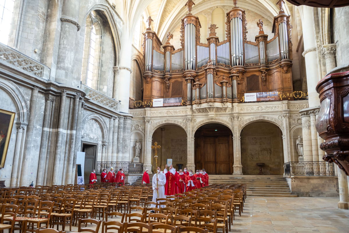 Confirmations cathédrale Saint Andrée de Bordaux - le jour de la Penteôte - 23 mai 2021